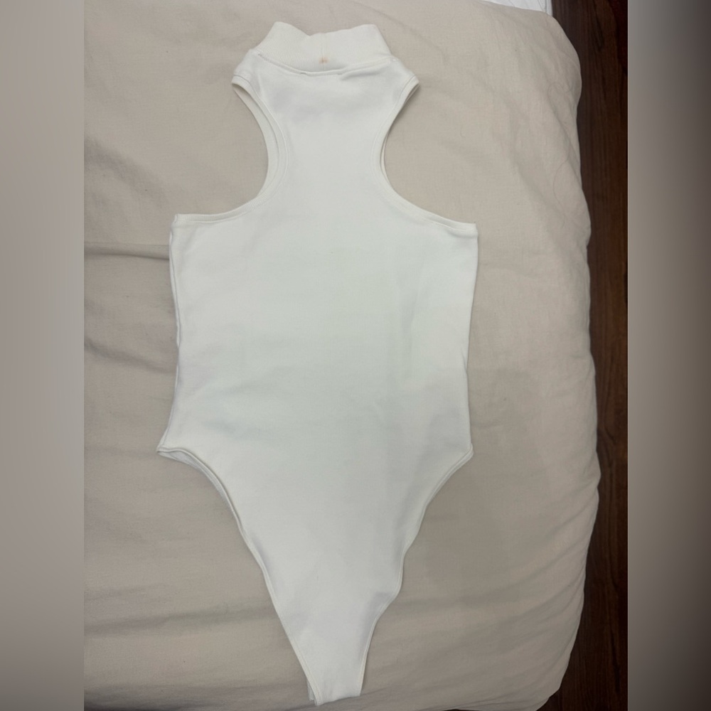 Zara Women’s Off White Sleeveless Bodysuit
